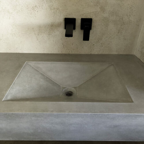 atypické betonové umyvadlo